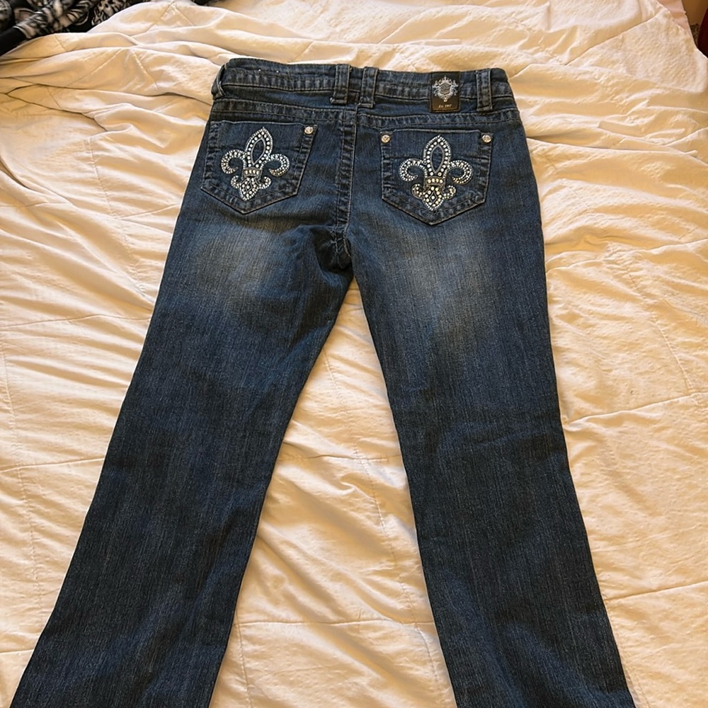 pello jeans, low rise straight leg cute pocket embellishments!